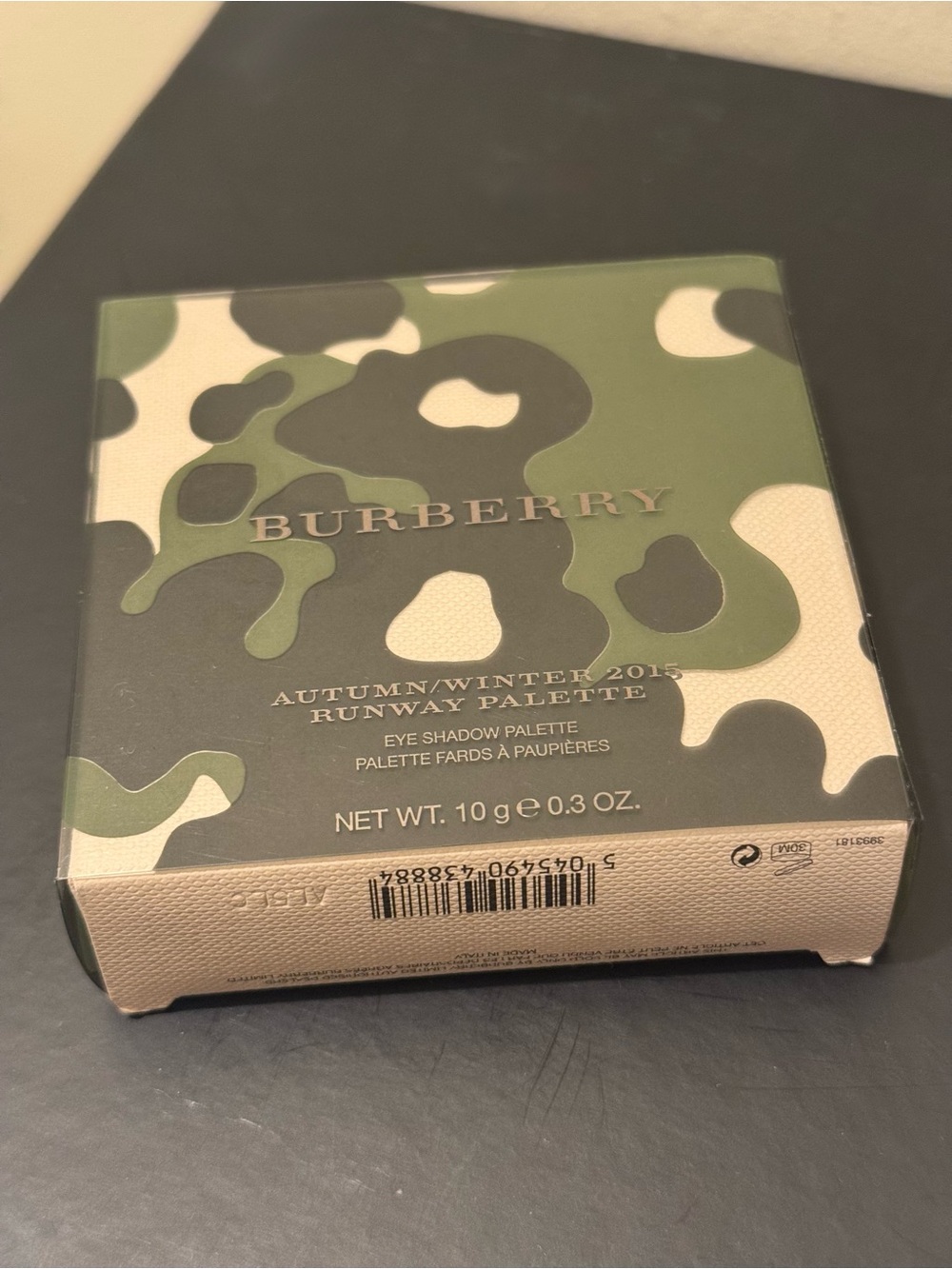 NIB Burberry Runway Palette Autumn/Winter 2015
Eyeshadow Camouflage LE UNOPENED